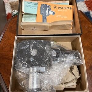 Wards 750 Zoom Reflex 8mm Movie Camera F1.8 Lens, Box & Manual, Black - untested